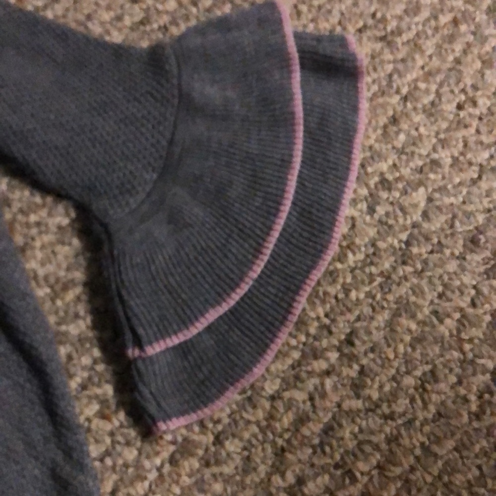 gray sweater! - Picture 2 of 3